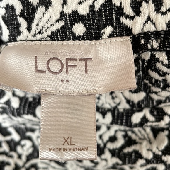 Loft brocade skirt - Picture 3 of 3